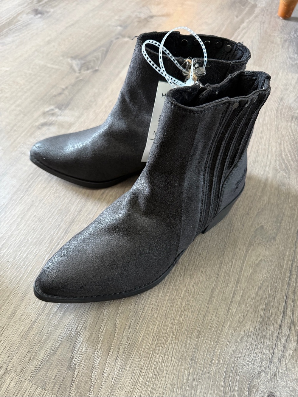 Blowfish Malibu Black Pointed Toe Suede Ankle Boots Size 8